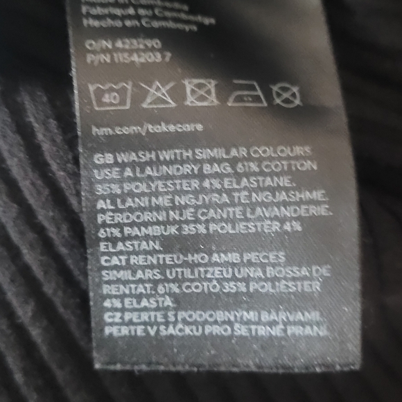 H&M Black Ribbed Top And Old Navy Top - Picture 8 of 9